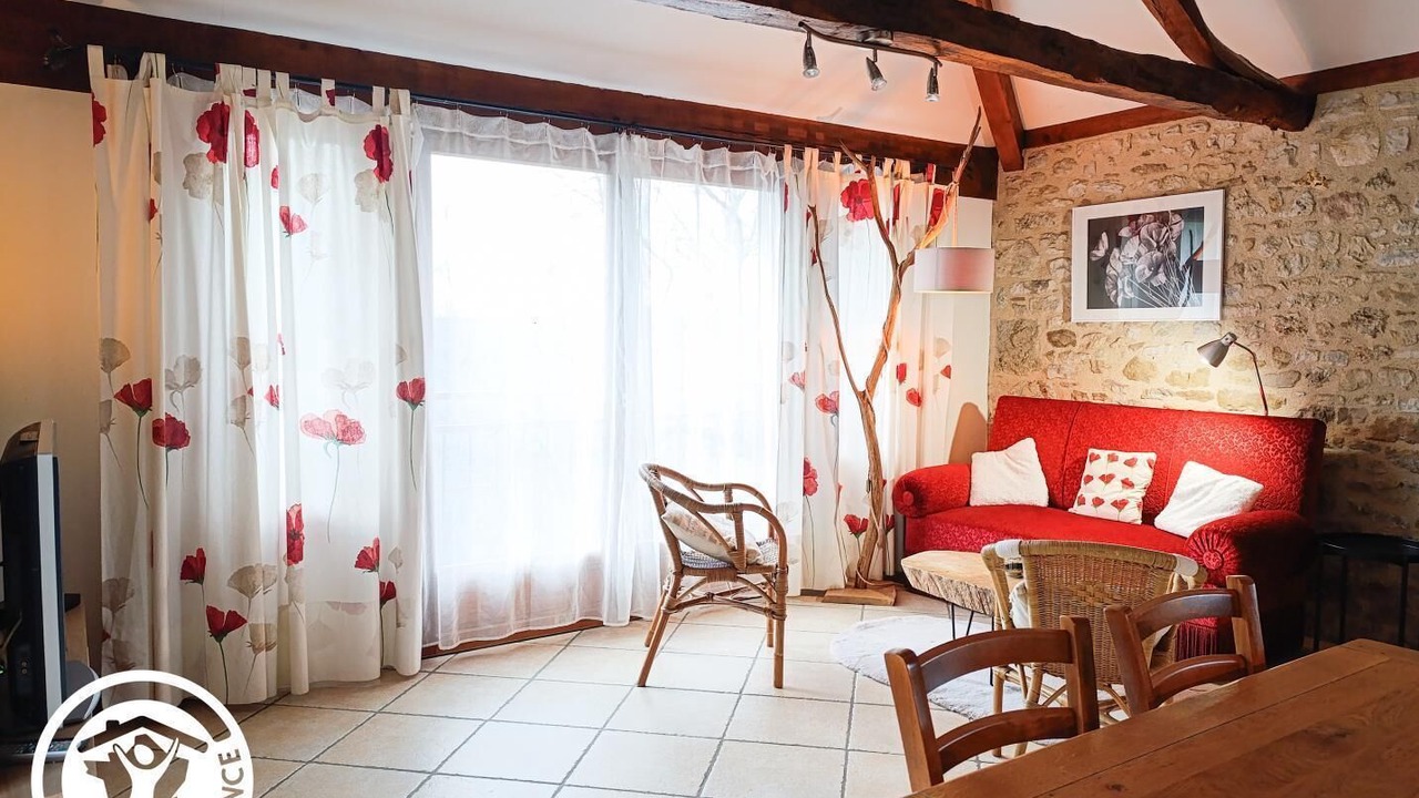 Photo of Livingroom in Camburat
