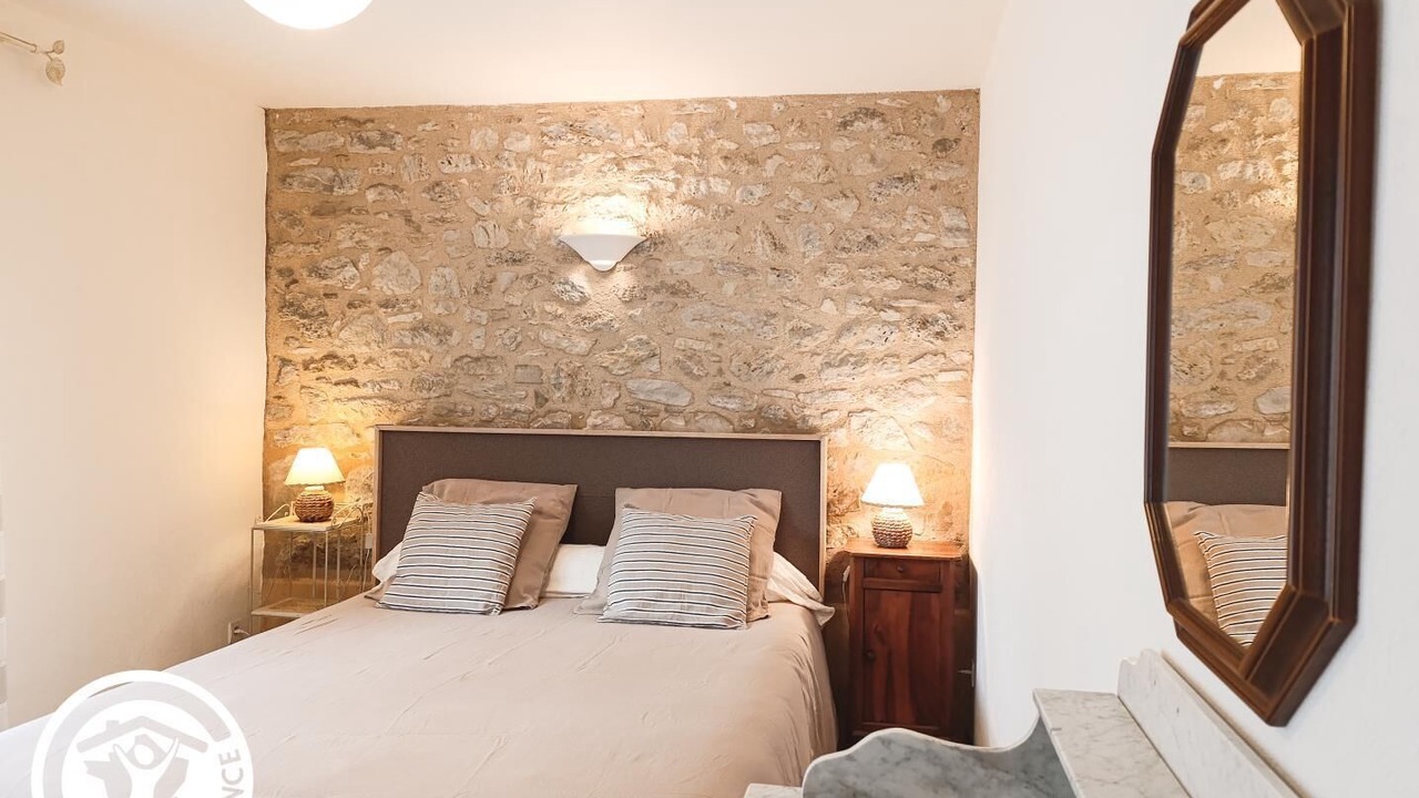 Photo of Bedroom in Camburat