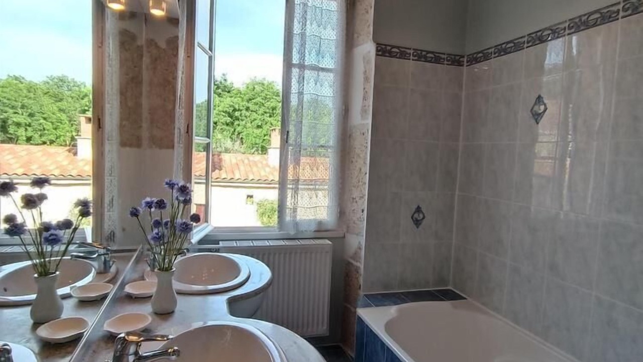 Photo of Bathroom in Mauroux