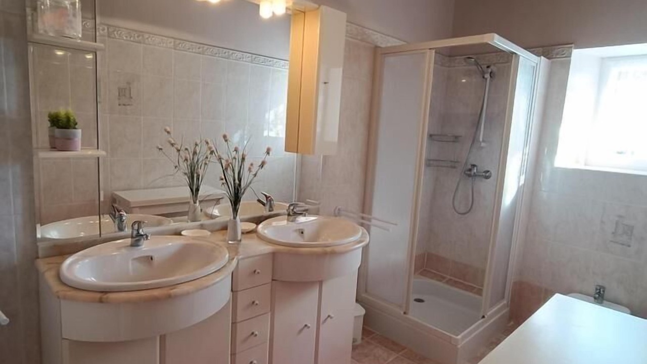 Photo of Bathroom in Mauroux