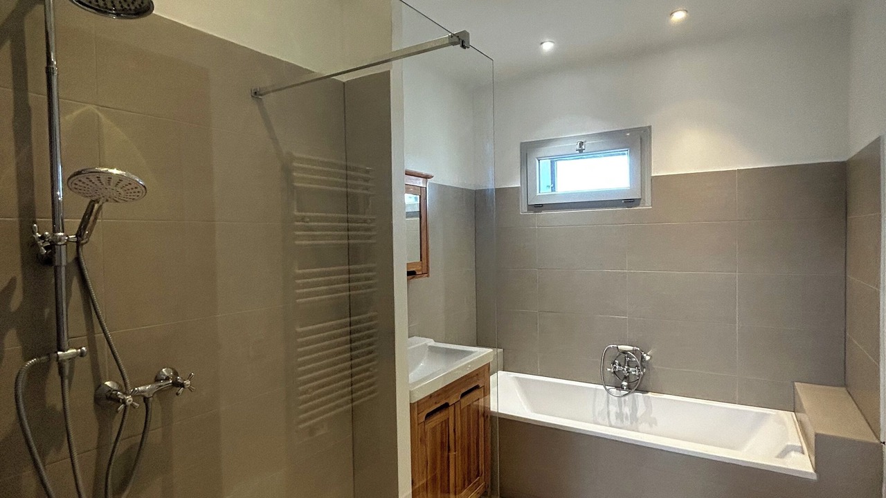 Photo of Bathroom in Viols-le-Fort