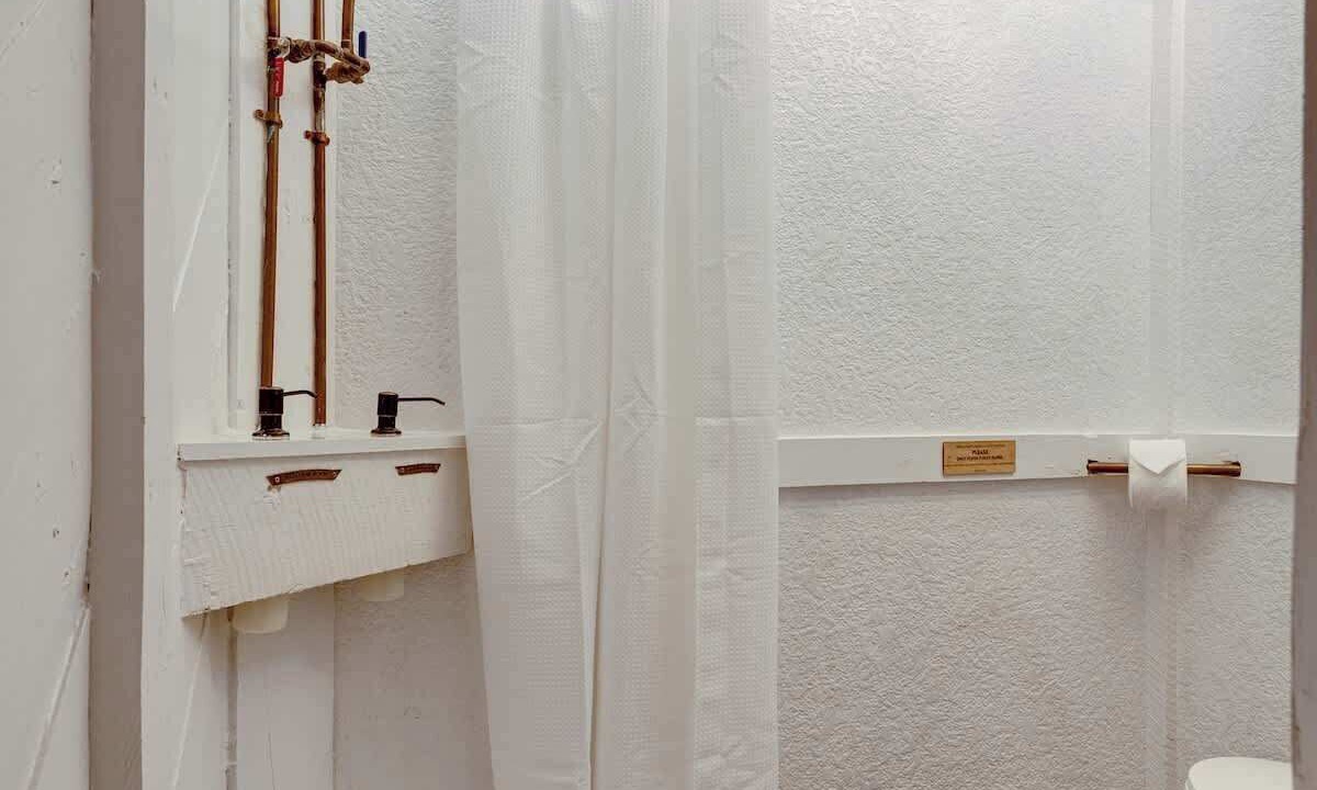 Photo of Bathroom in Flintstone