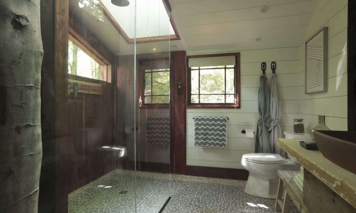 Photo of Bathroom in Flintstone