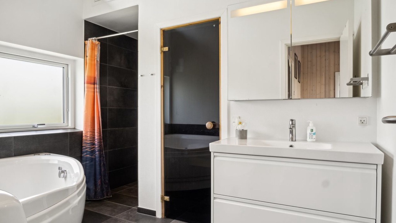 Photo of Bathroom in Flovt Strand
