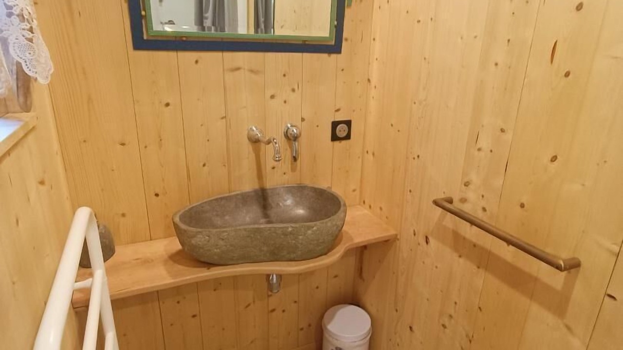 Photo of Bathroom in Aynac