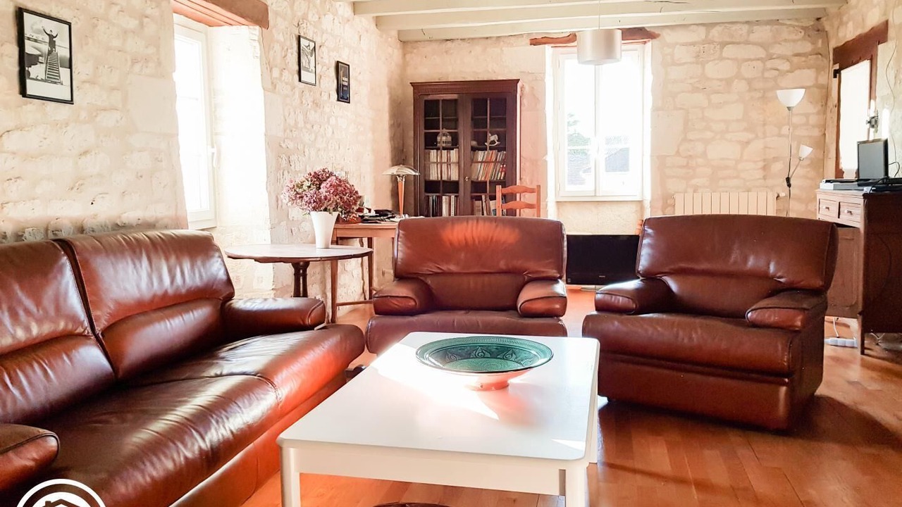 Photo of Livingroom in Pern