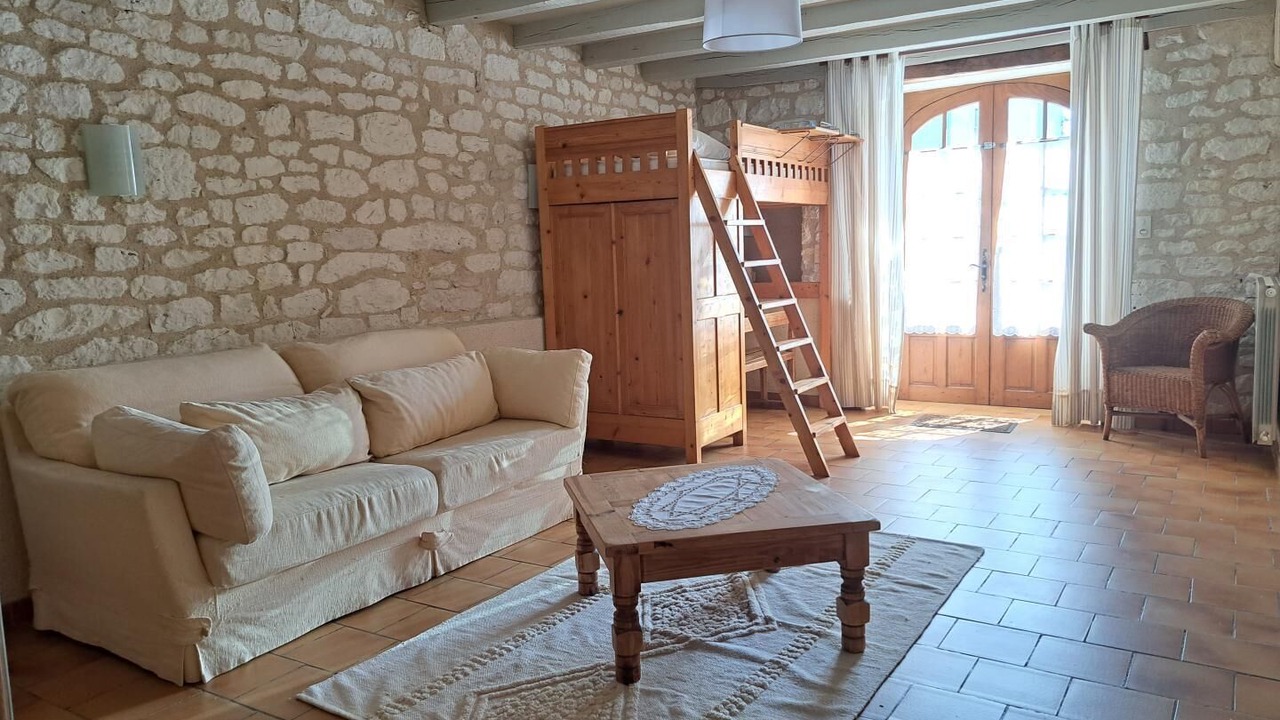 Photo of Livingroom in Pern