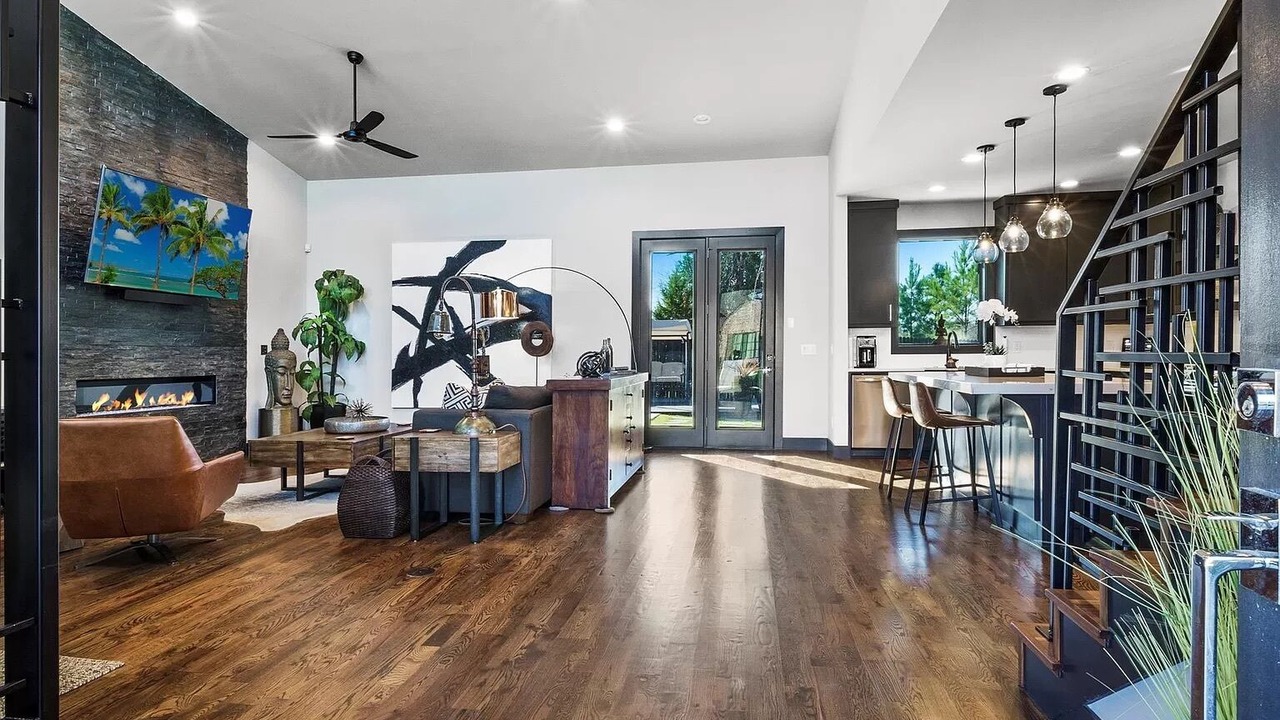 Photo of Livingroom in Broken Arrow