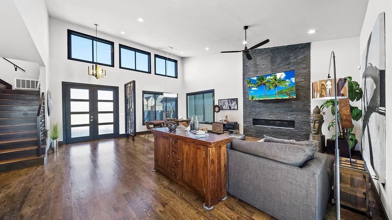 Photo of Livingroom in Broken Arrow