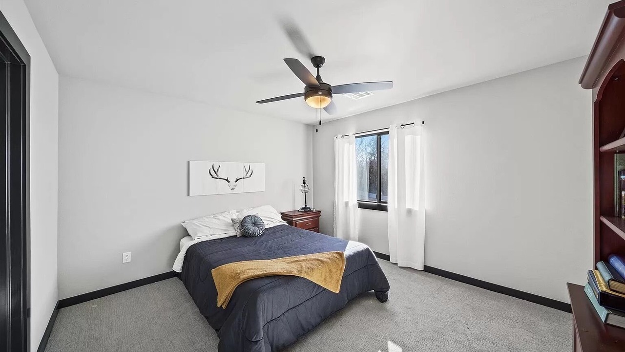Photo of Bedroom in Broken Arrow