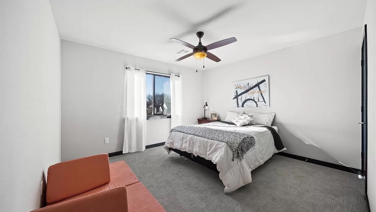 Photo of Bedroom in Broken Arrow