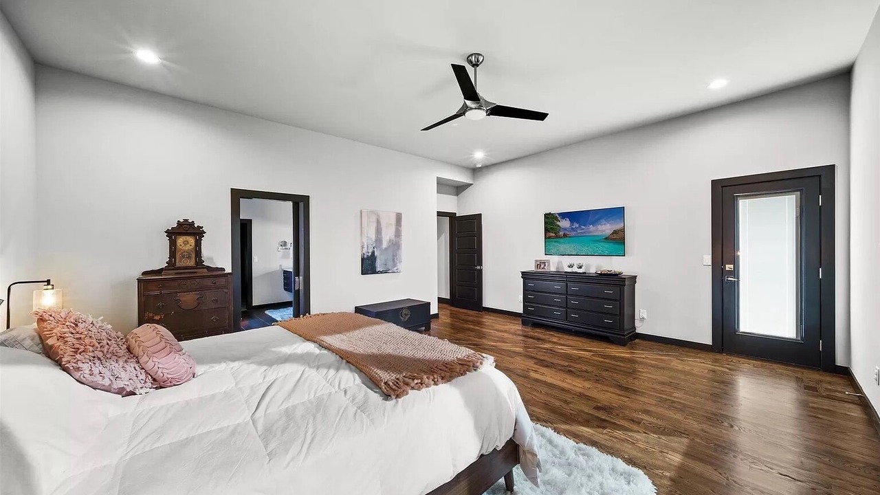 Photo of Bedroom in Broken Arrow