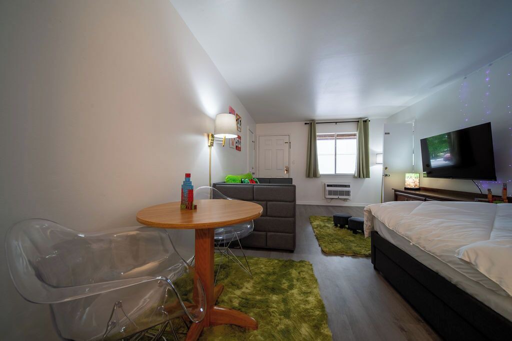 Photo of Bedroom in Eureka Springs Historic District