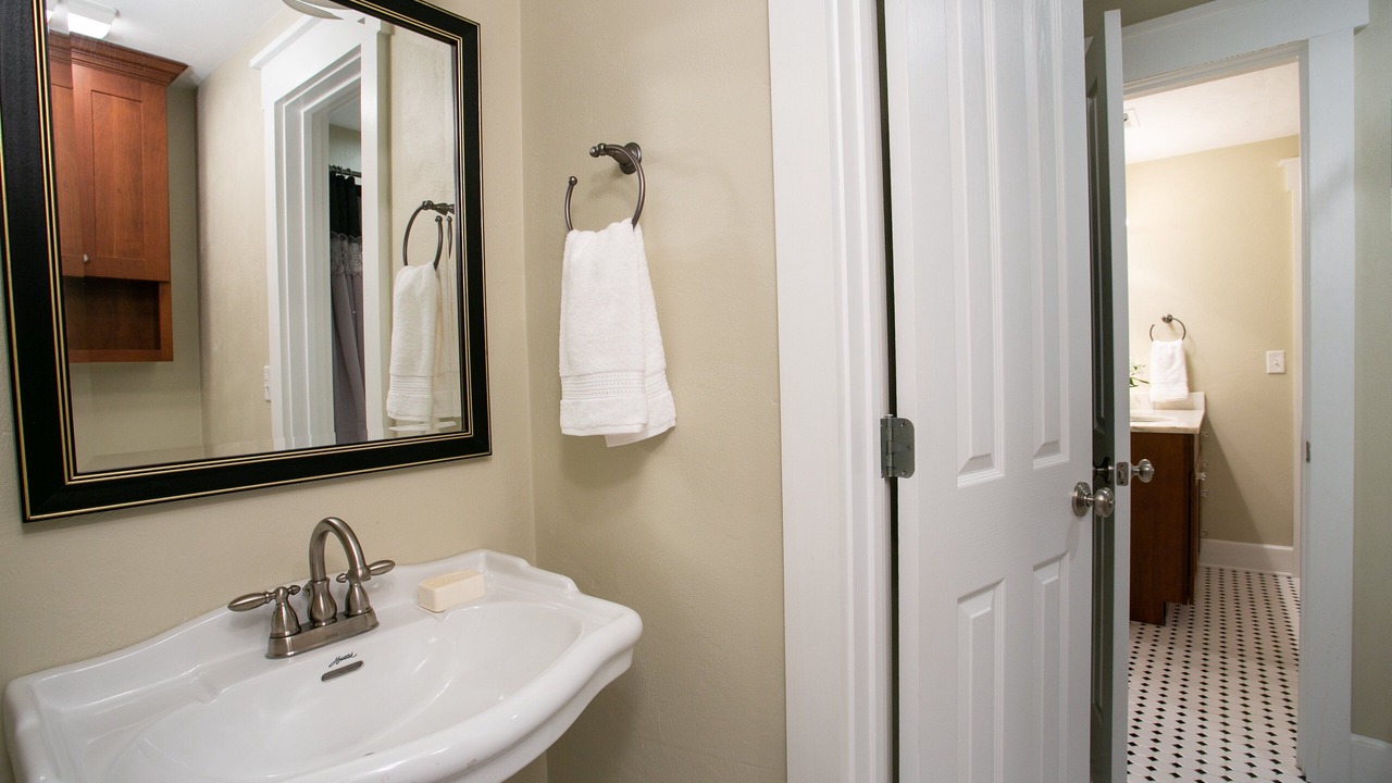 Photo of Bathroom in Laurel Ridge