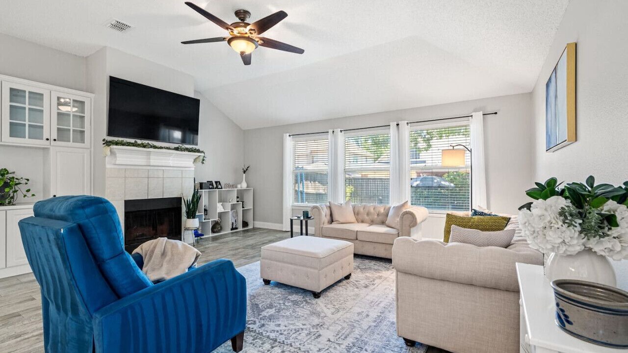 Photo of Livingroom in Highland Village