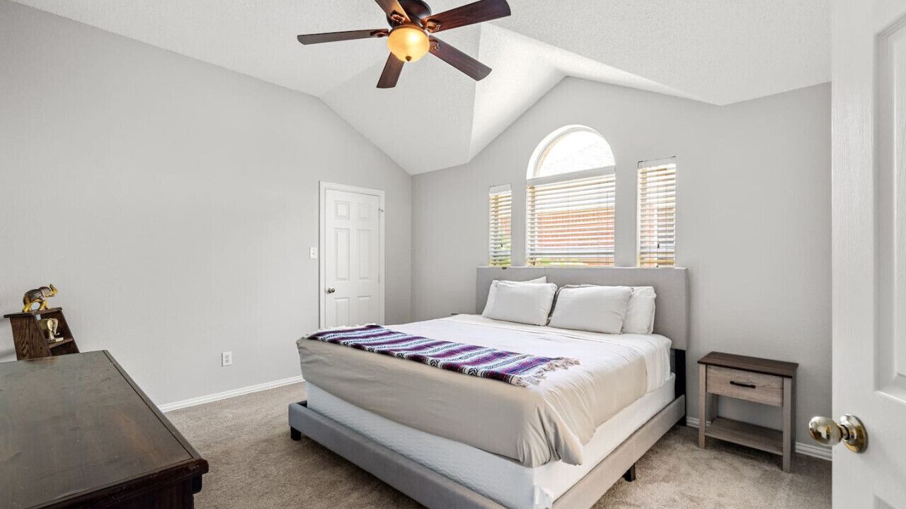 Photo of Bedroom in Highland Village