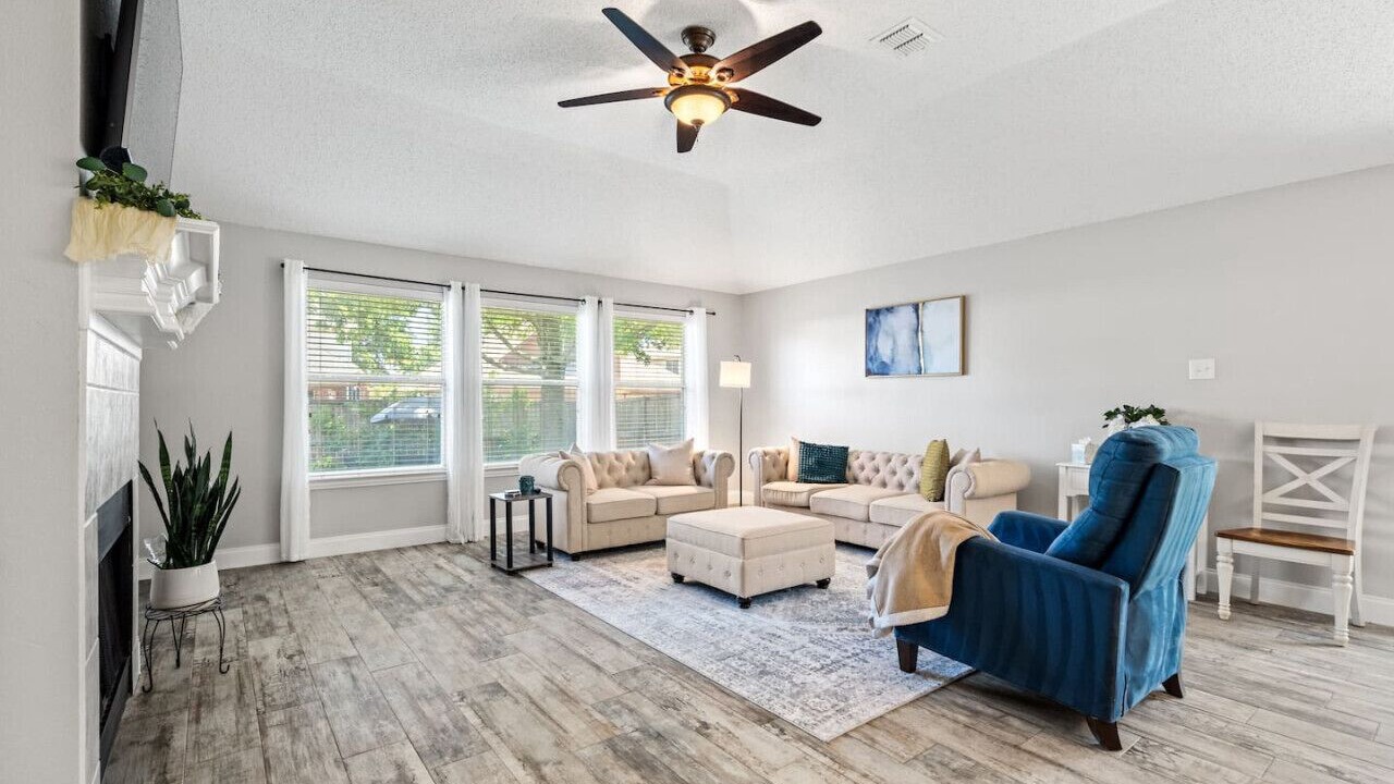Photo of Livingroom in Highland Village