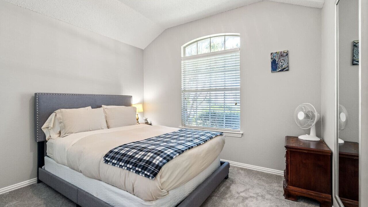 Photo of Bedroom in Highland Village