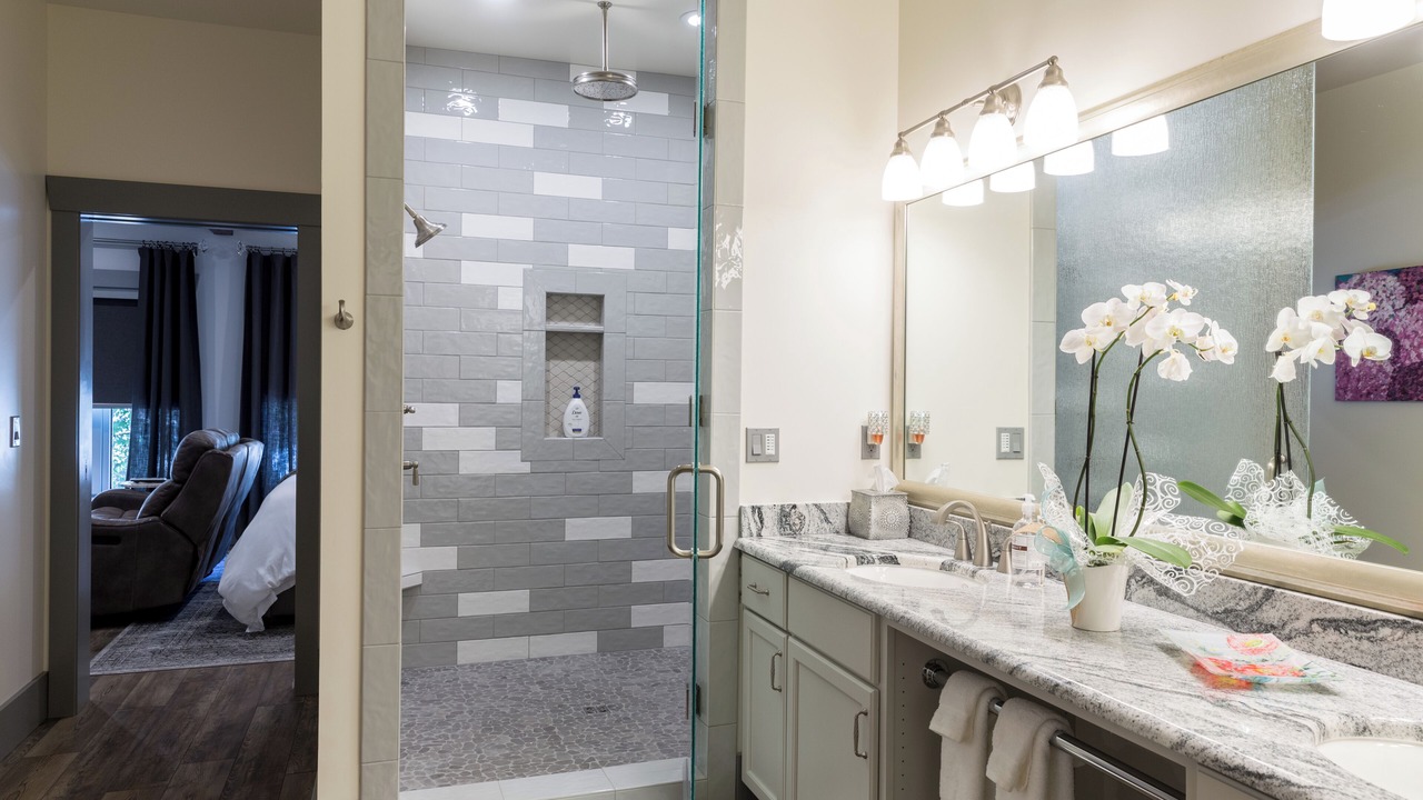 Photo of Bathroom in Roseburg