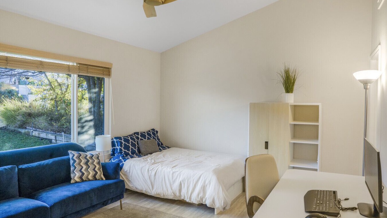 Photo of Bedroom in Lomita