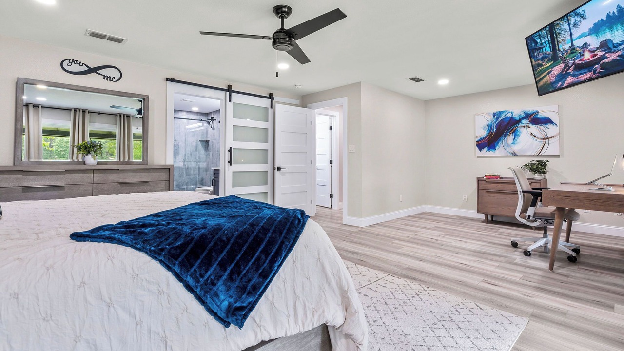 Photo of Bedroom in Lone Star