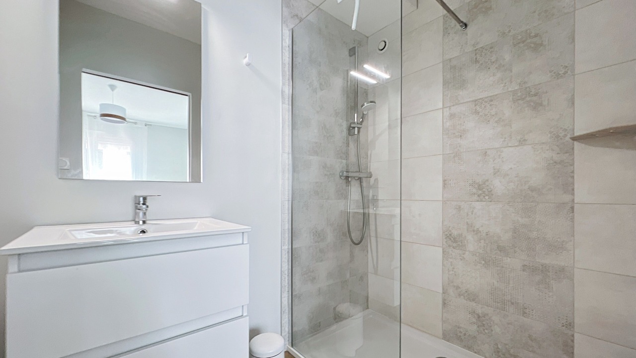 Photo of Bathroom in Francisco-Ferrer - Vern