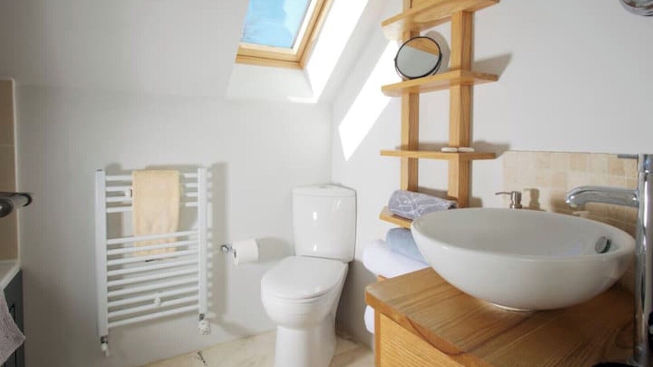 Photo of Bathroom in Holworth