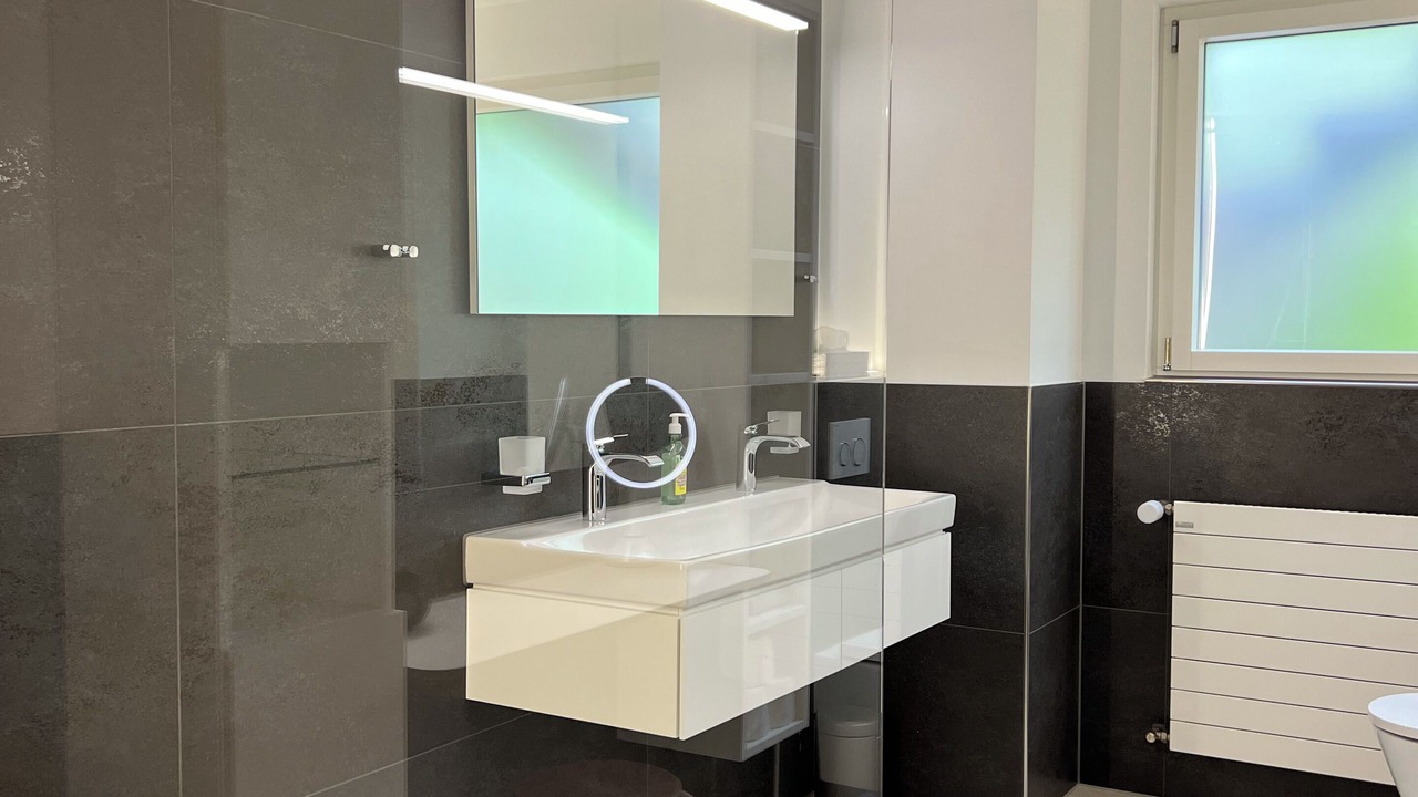 Photo of Bathroom in Goldiwil