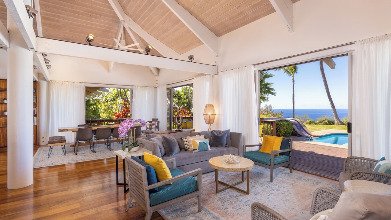 Photo of Livingroom in Kamuela