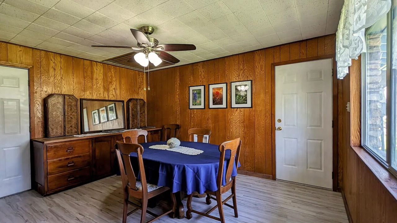 Photo of Livingroom in Austin