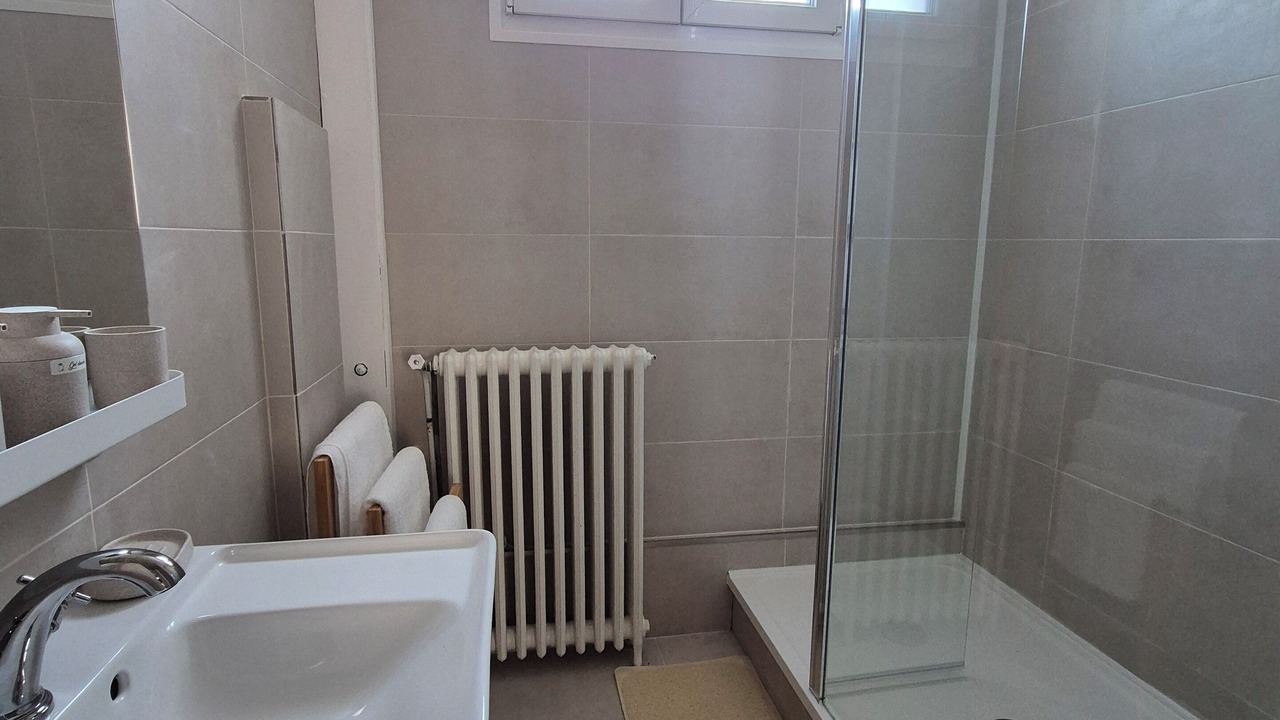 Photo of Bathroom in Calais