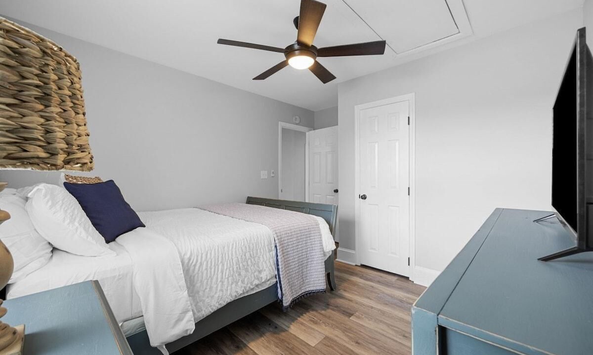 Photo of Bedroom in Little River