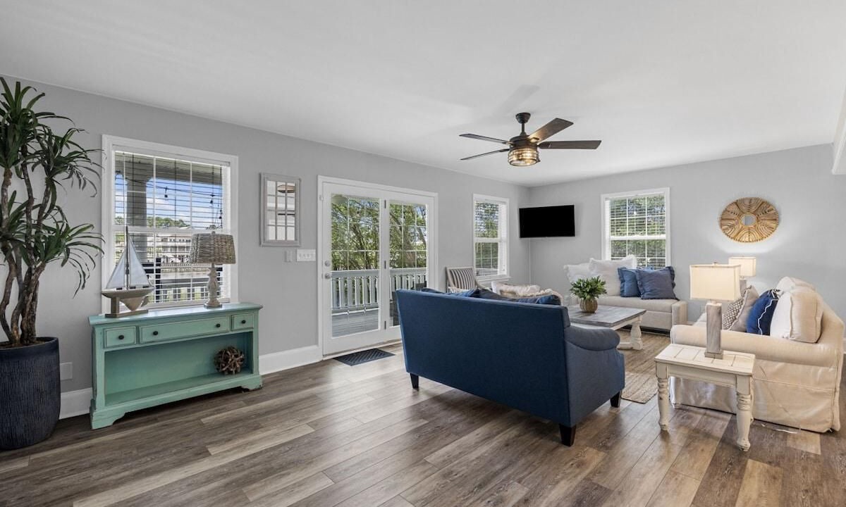 Photo of Livingroom in Little River