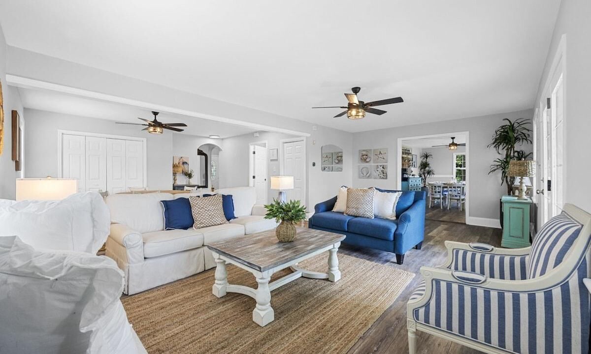 Photo of Livingroom in Little River