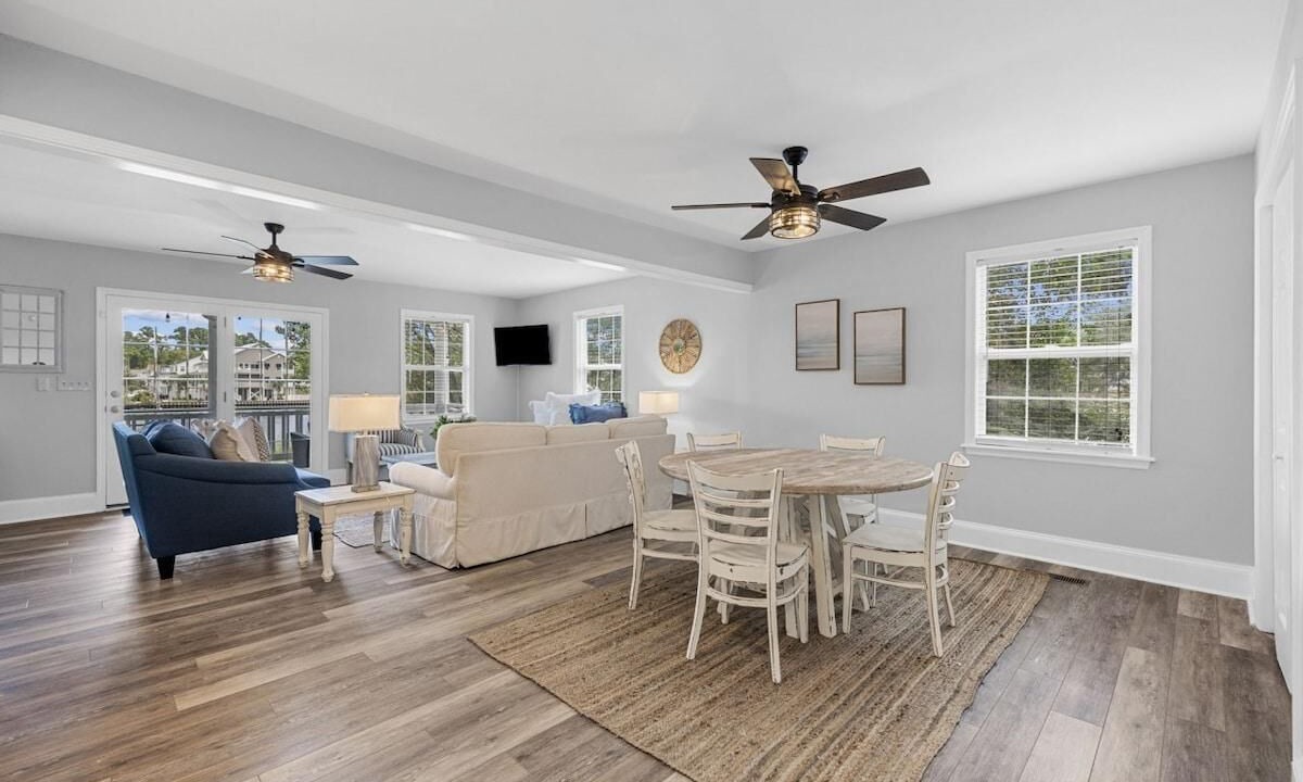 Photo of Livingroom in Little River