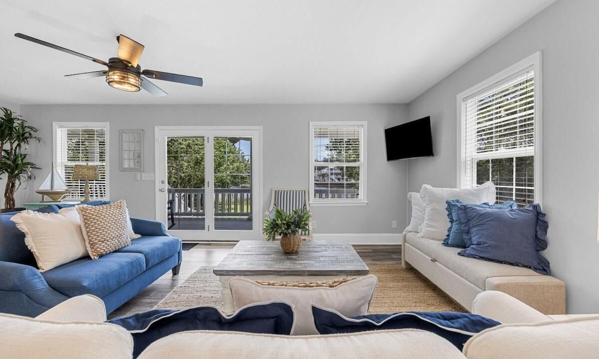 Photo of Livingroom in Little River