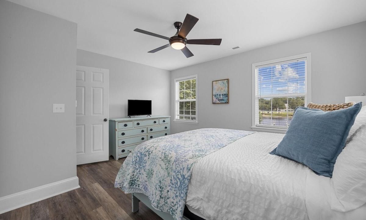 Photo of Bedroom in Little River