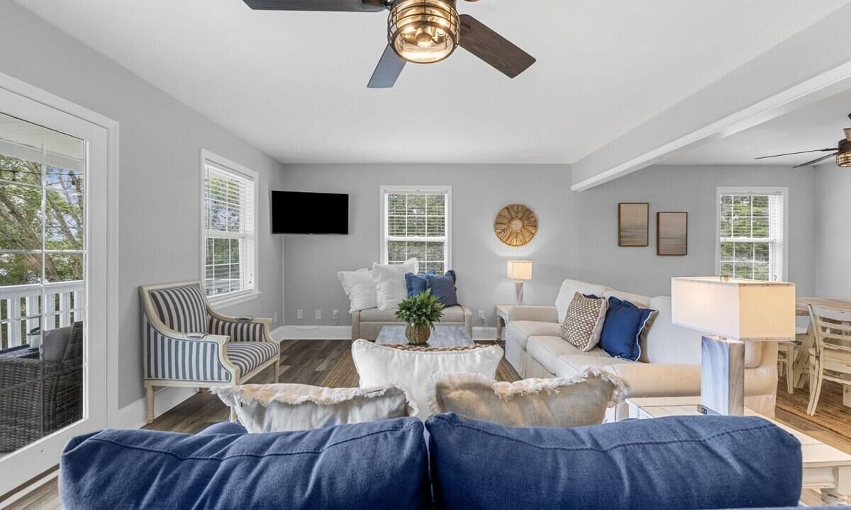 Photo of Livingroom in Little River