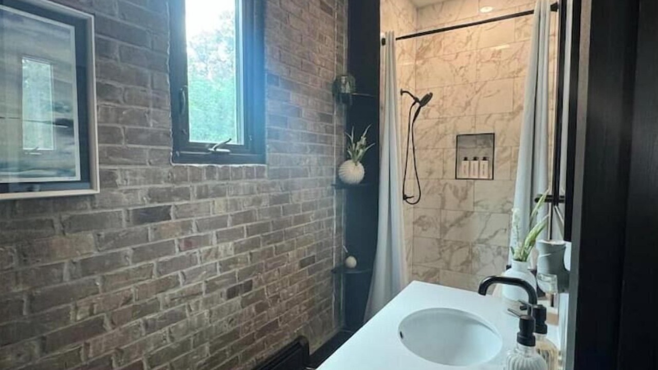 Photo of Bathroom in Midway