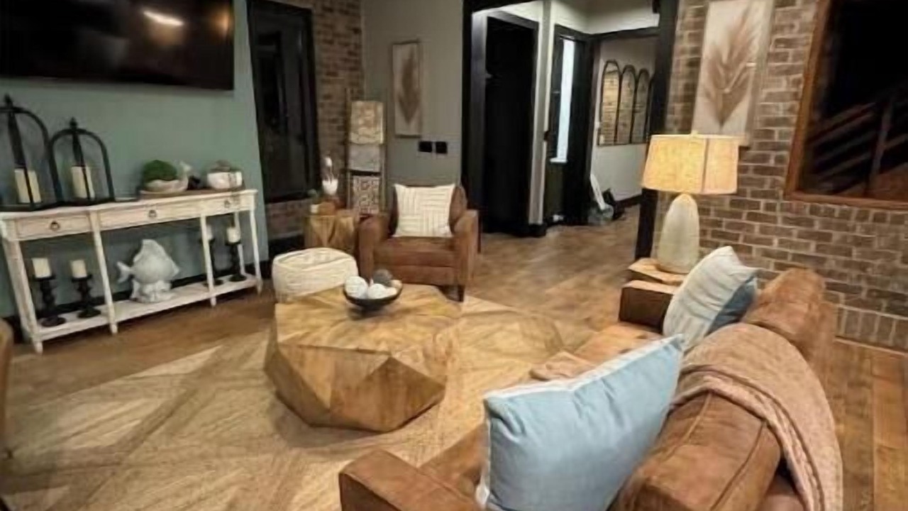 Photo of Livingroom in Midway