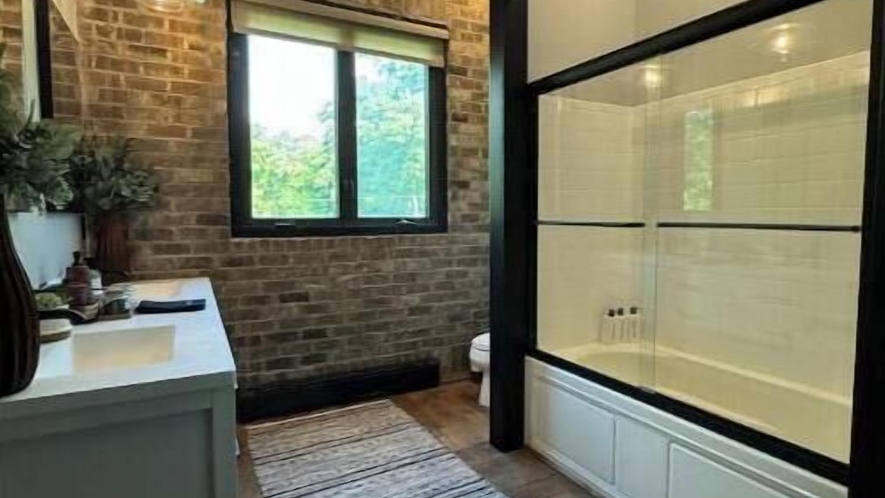 Photo of Bathroom in Midway