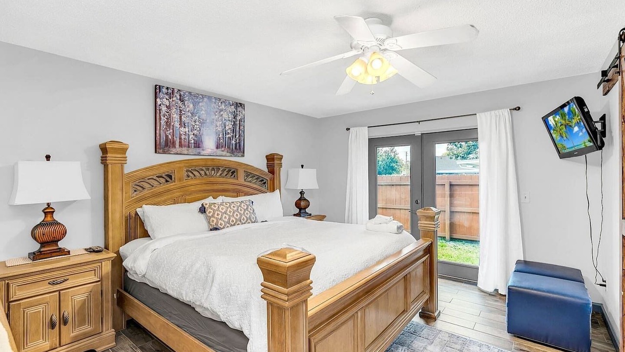 Photo of Bedroom in Goldenrod