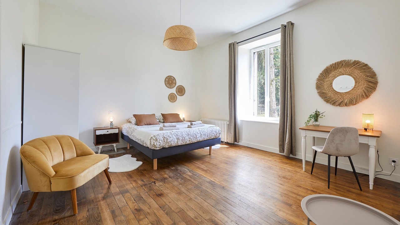 Photo of Bedroom in Lassy