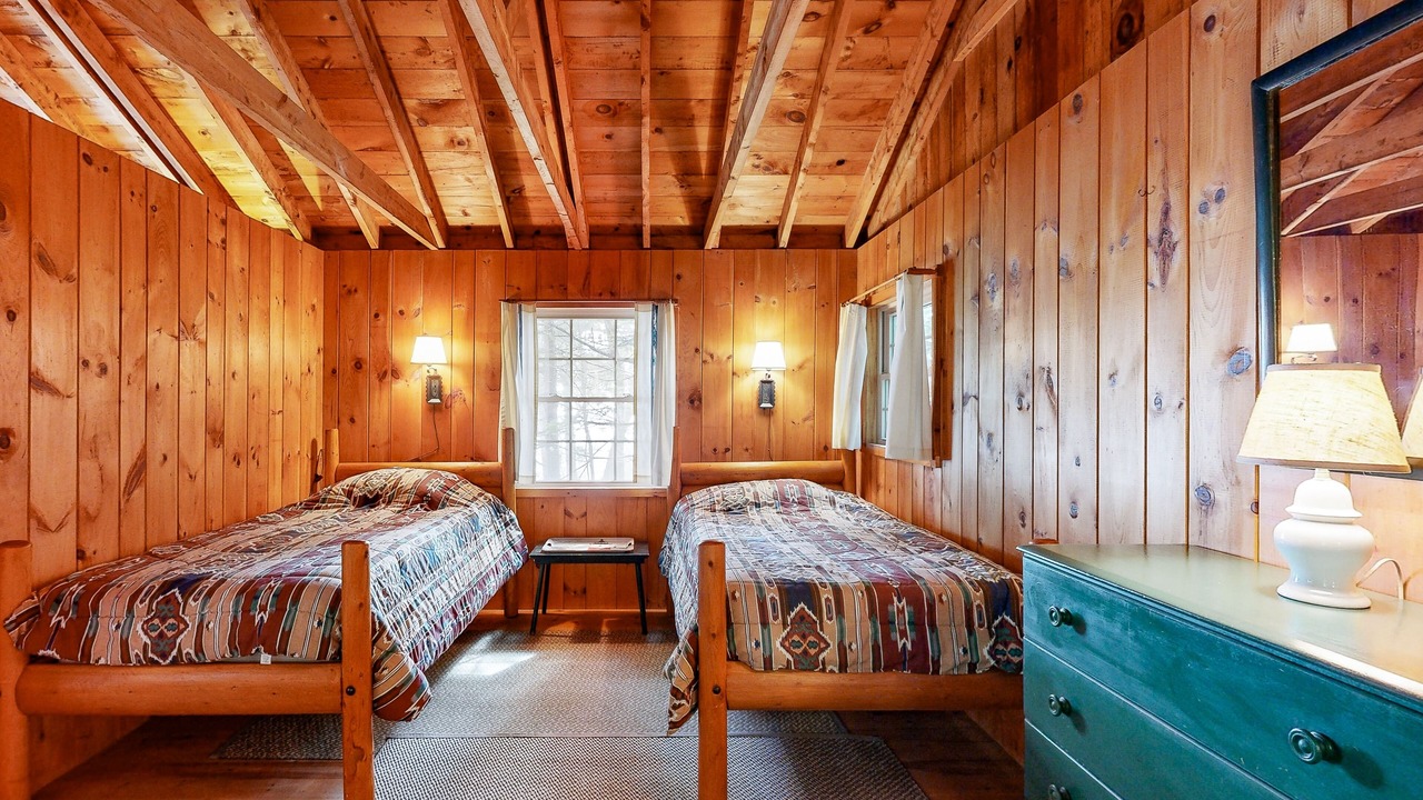 Photo of Bedroom in Northport