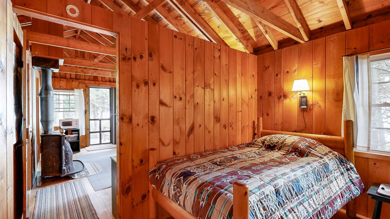 Photo of Bedroom in Northport