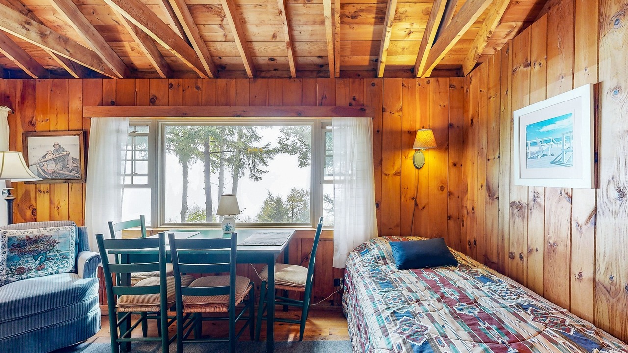 Photo of Bedroom in Northport