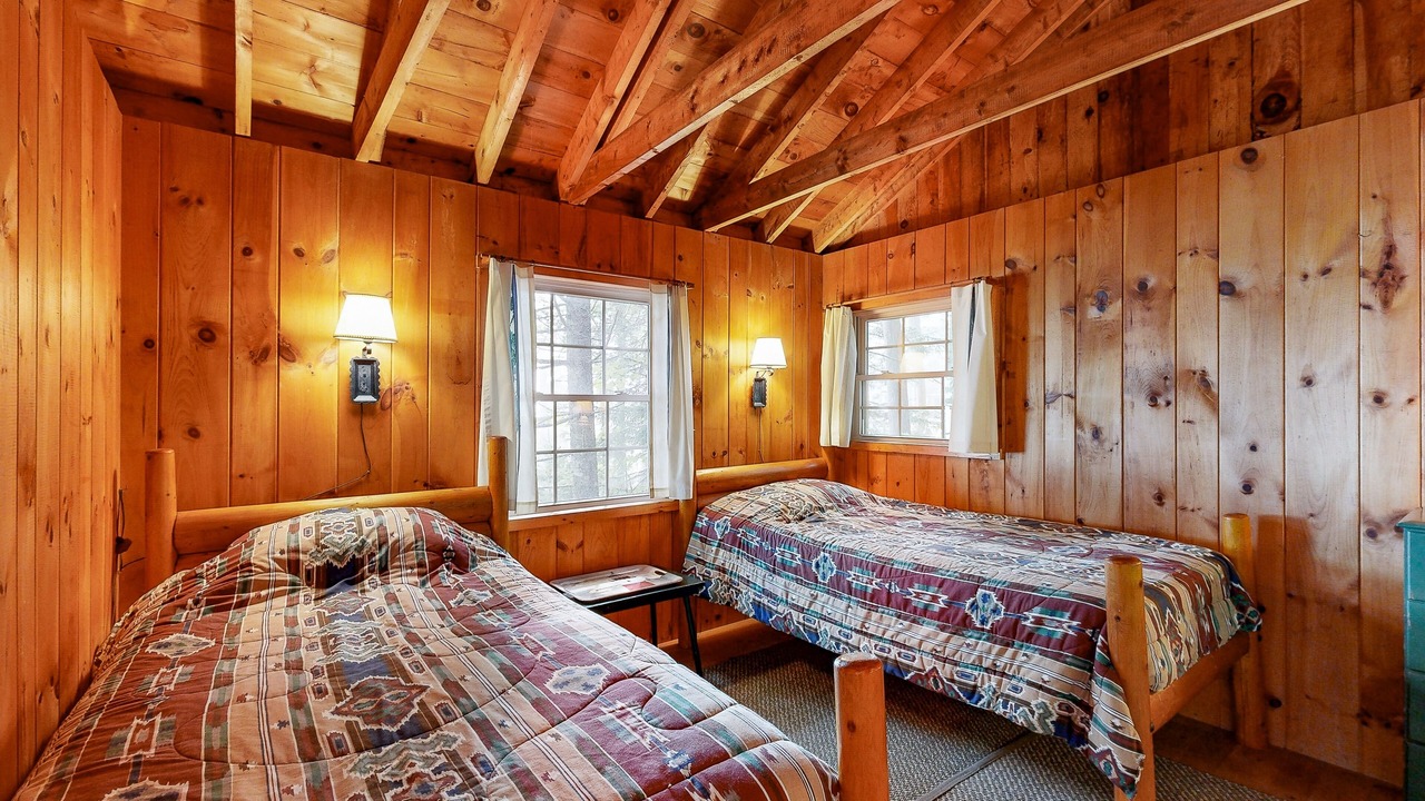 Photo of Bedroom in Northport