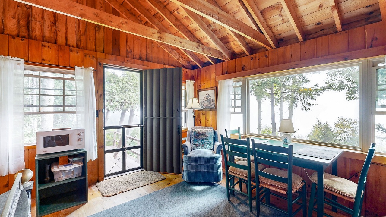 Photo of Livingroom in Northport