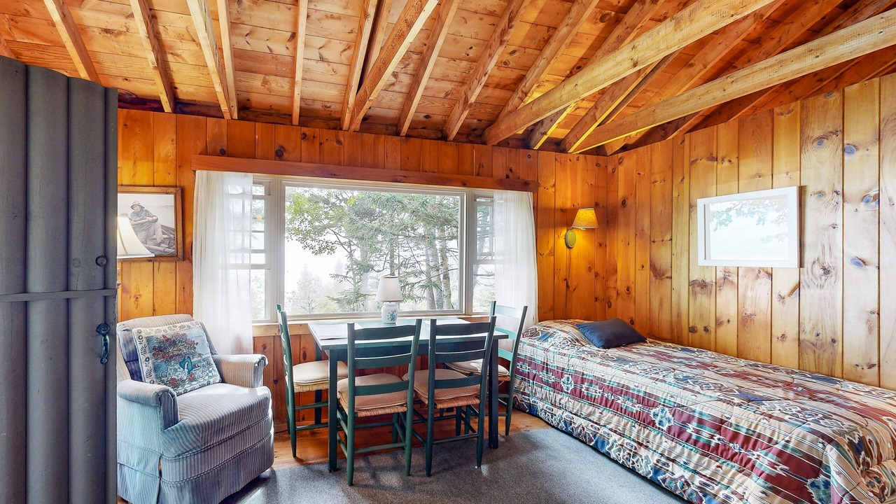 Photo of Bedroom in Northport