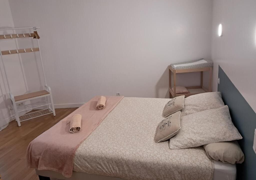 Photo of Bedroom in Pontorson